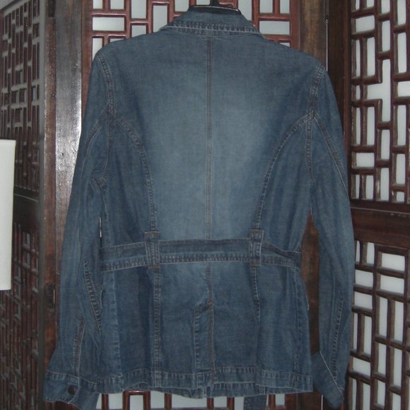 RW & CO. SOFT BELTED DENIM JACKET - Picture 2 of 10